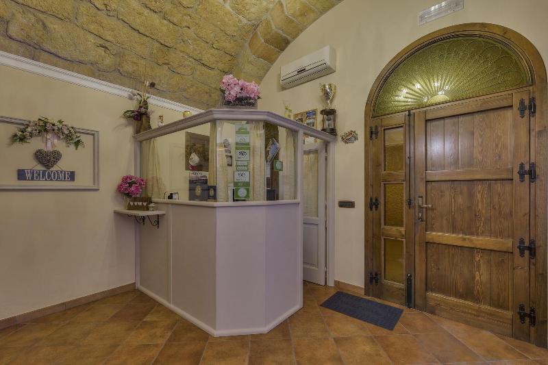 Bed & Breakfast Le Oasi - Lobi