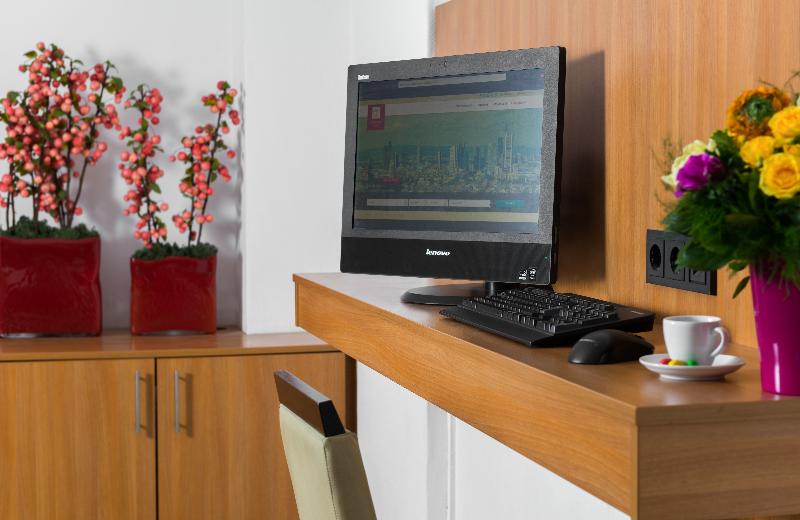 Leonardo Hotel Frankfurt City Center - Lobi
