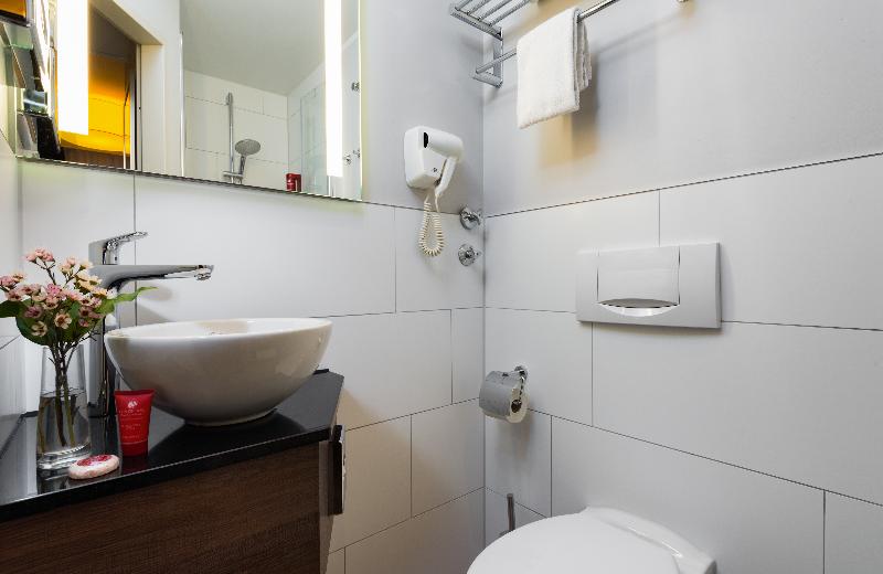 Leonardo Hotel Frankfurt City Center - Oda