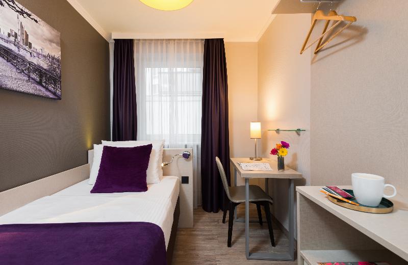 Leonardo Hotel Frankfurt City Center - Oda