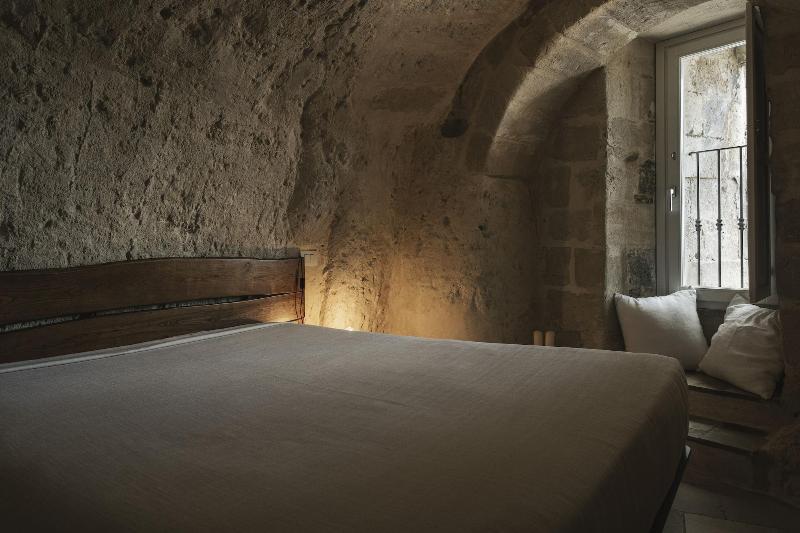 Aque Cave - Le Grotte del Caveoso - Oda