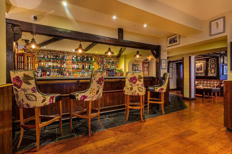 The Feathers Hotel - Bar