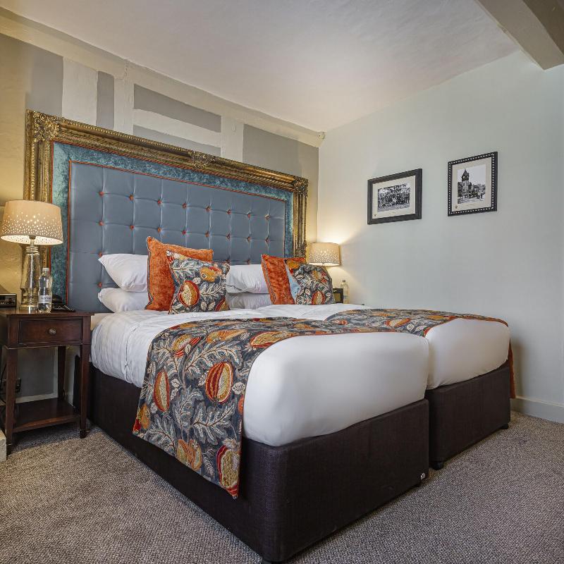 The Feathers Hotel - Oda