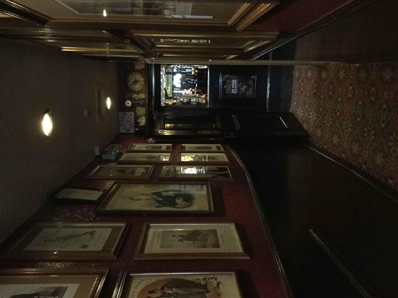 The Exhibition - Lobi