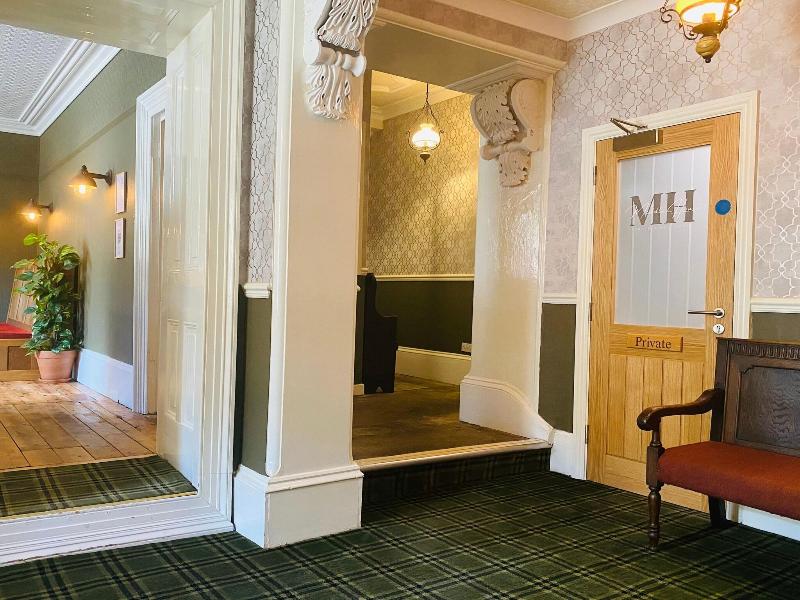 The White Rose Hotel - Lobi