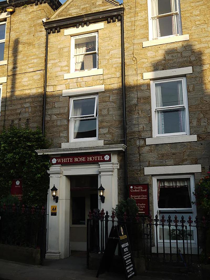 The White Rose Hotel - Genel
