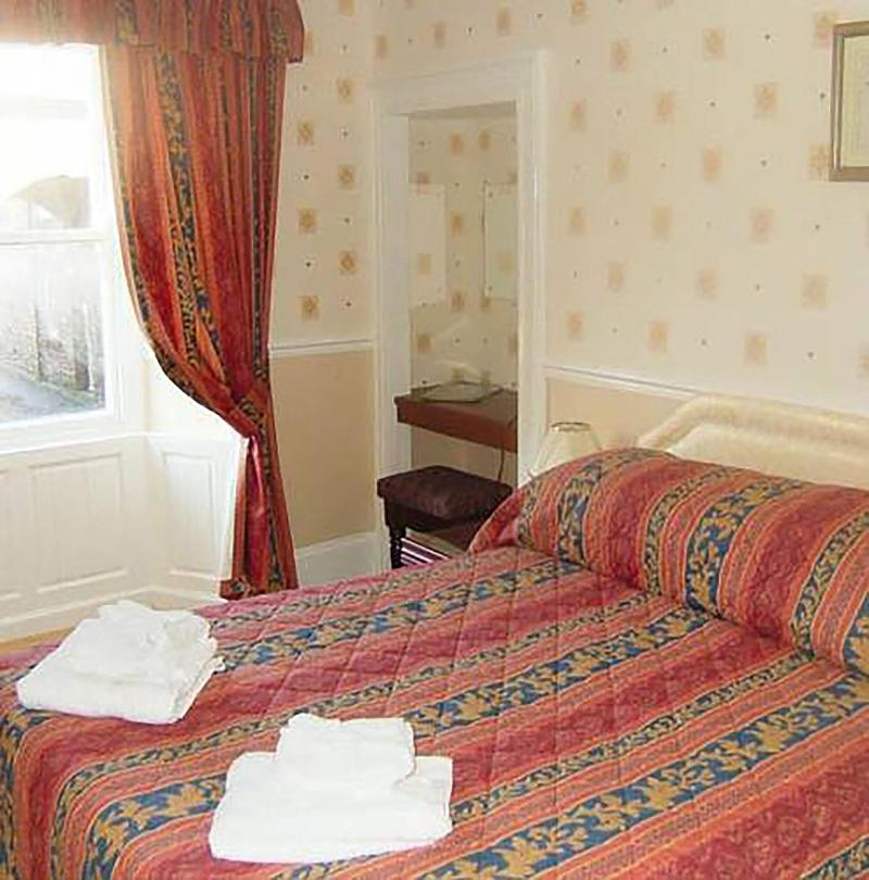 The White Rose Hotel - Oda