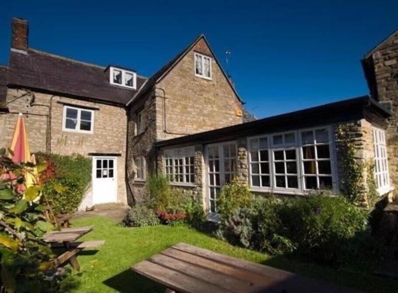 The Crewe Arms - Genel