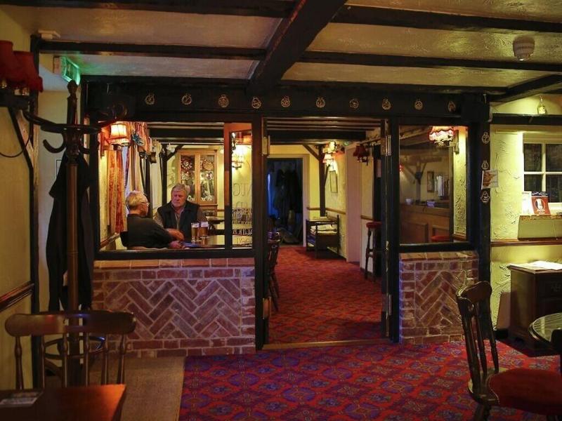 The Longham White Horse - Bar