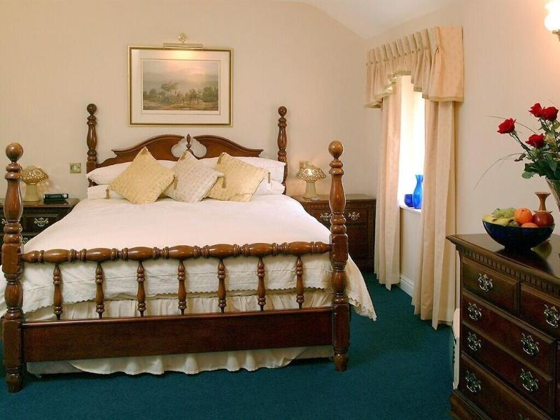 The Longham White Horse - Genel