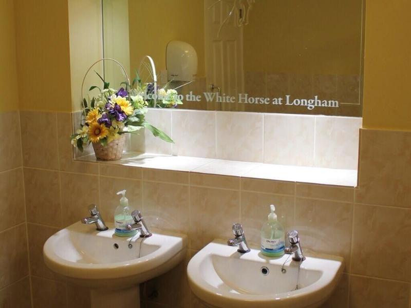 The Longham White Horse - Genel