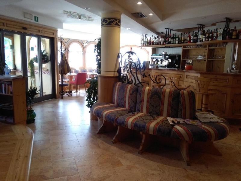Hotel Flora - Lobi