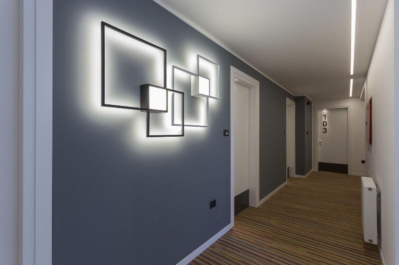Tourist Hotel - Lobi