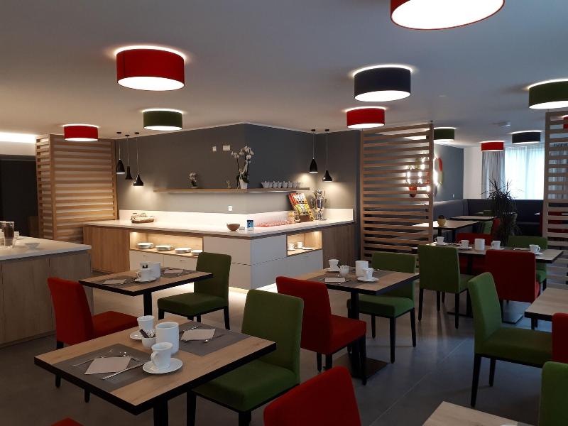 Tourist Hotel - Restoran