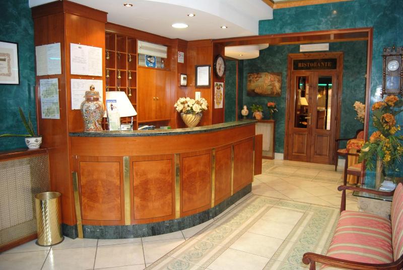 Hotel Nespolo D'Oro - Lobi