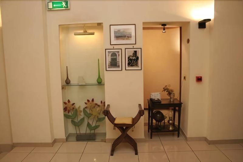 Hotel Adria - Lobi