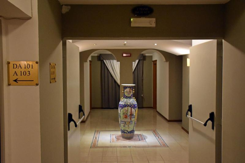 Hotel Joy - Lobi