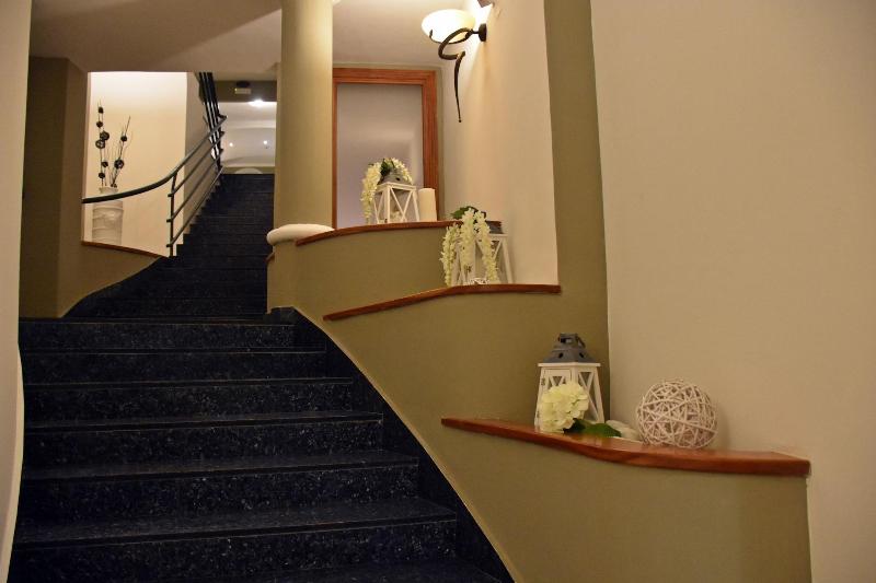 Hotel Joy - Lobi