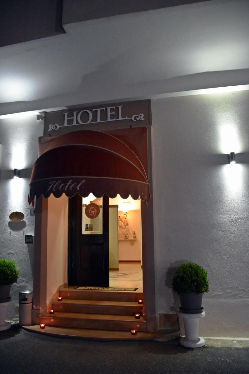 Hotel Joy - Genel