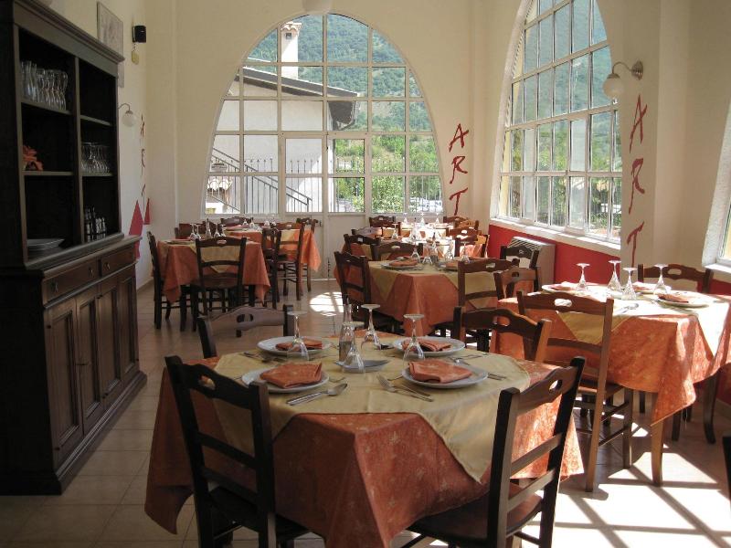 Art Hotel - Restoran