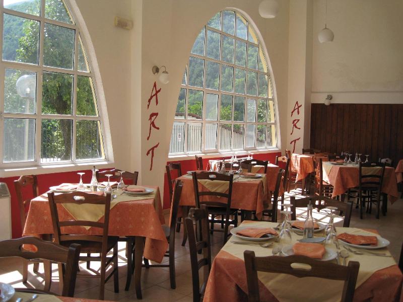 Art Hotel - Restoran