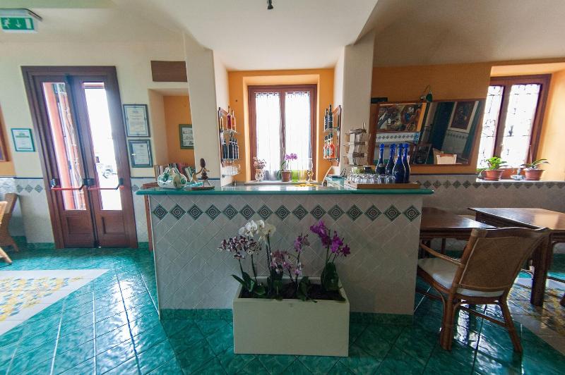 Petit Hotel - Bar