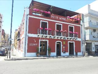 Petit Hotel otel fotoğrafı