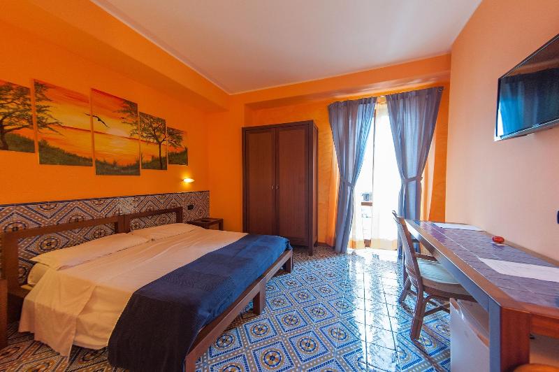 Petit Hotel - Oda
