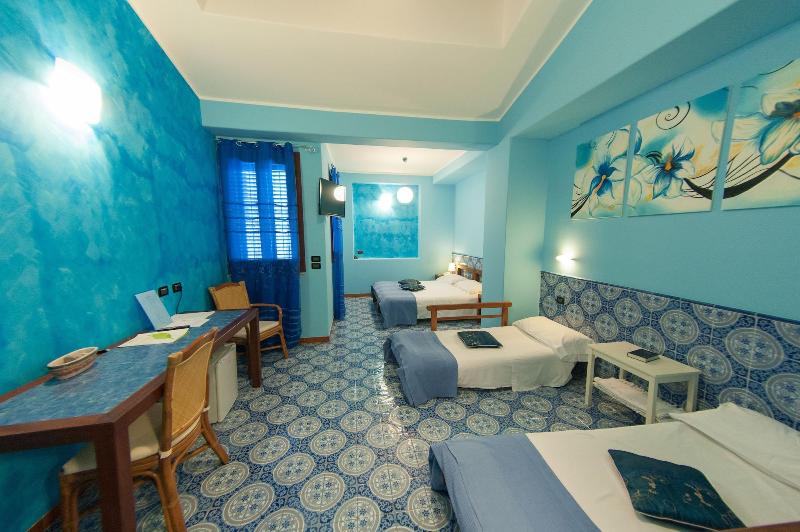 Petit Hotel - Oda