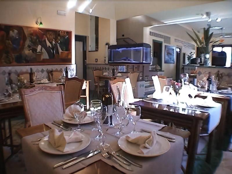 Petit Hotel - Restoran