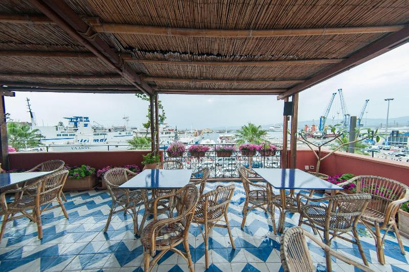 Petit Hotel - Restoran