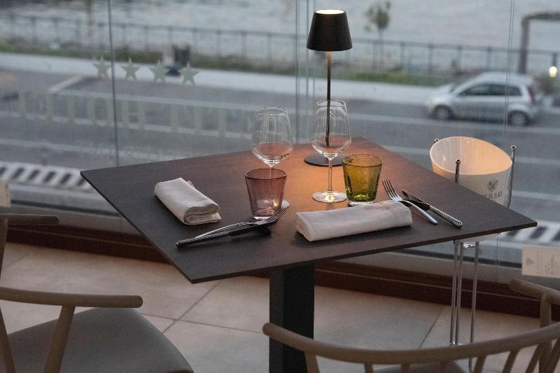 Petit Hotel - Restoran