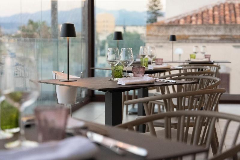 Petit Hotel - Restoran