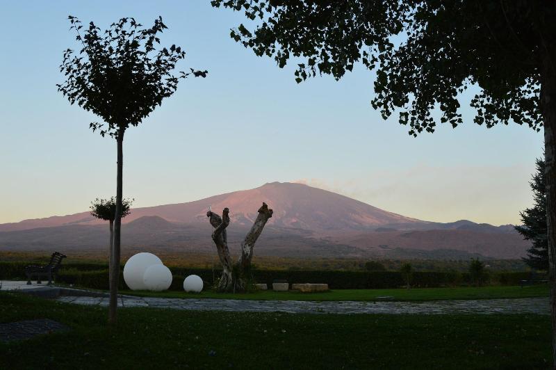 La Fucina Di Vulcano - Oda