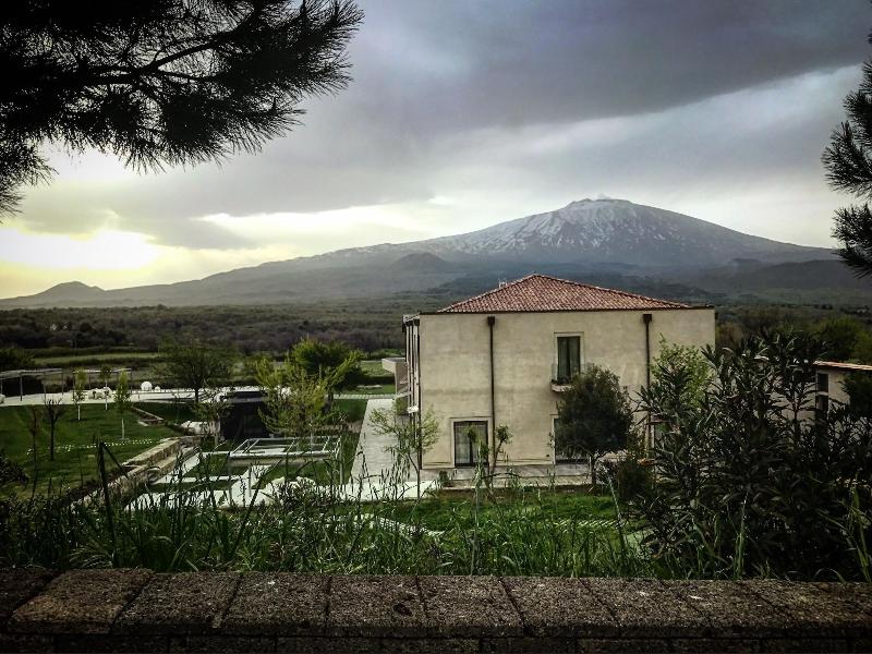 La Fucina Di Vulcano - Oda