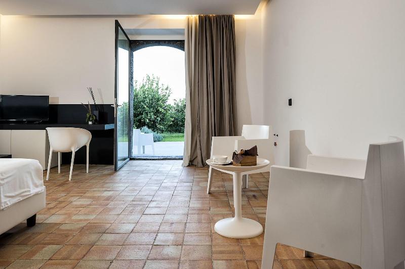 Ramo d'Aria Etna Boutique Hotel - Oda