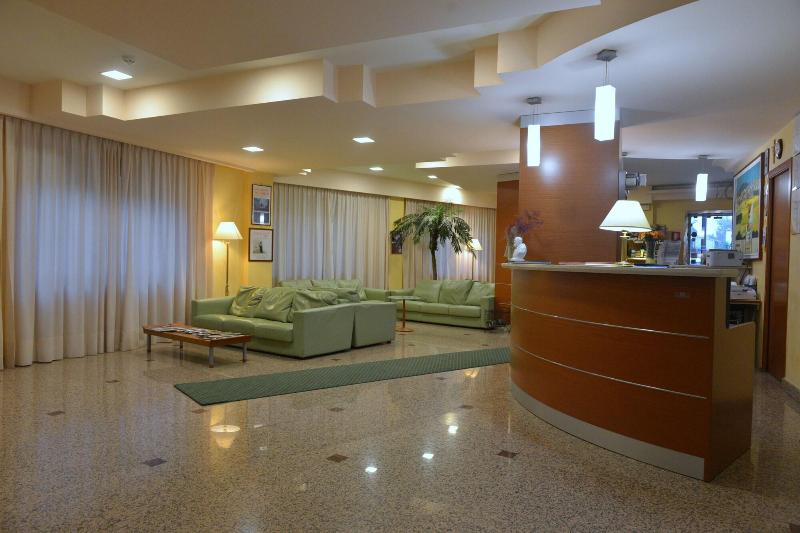 Hotel Due Pini - Lobi