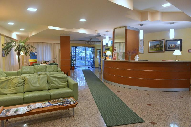 Hotel Due Pini - Lobi