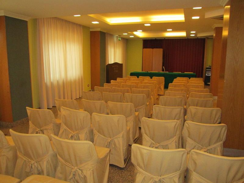 Hotel Due Pini - Toplantı