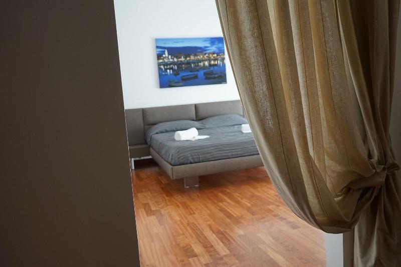 Room 56 - Oda