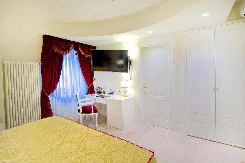 Design Suite Tirano - Oda