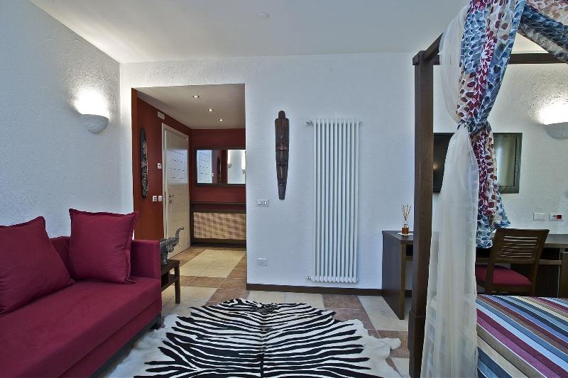 Design Suite Tirano - Oda