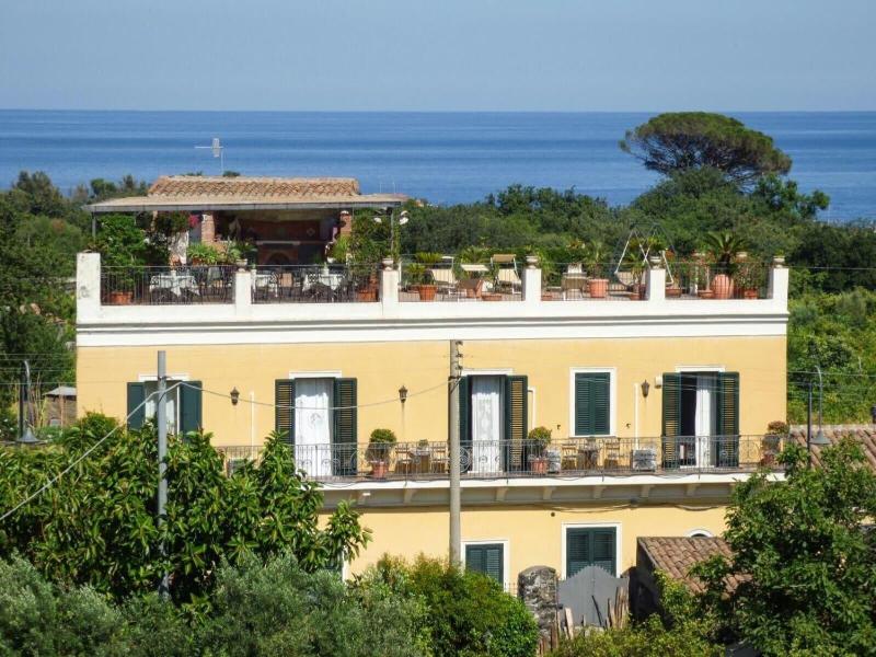 Palazzo Giovanni - Genel