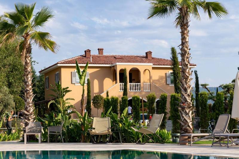 Zigo's Hotel - Genel