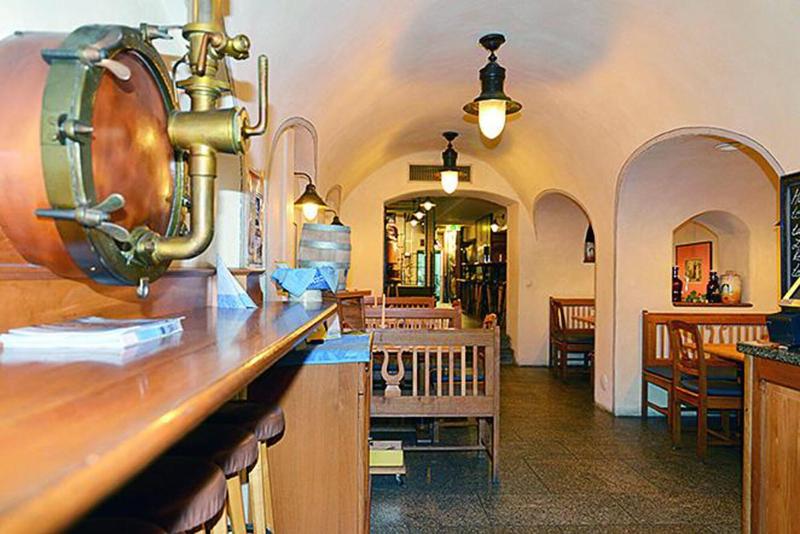 Altstadt Hotel Bräu Wirt - Restoran