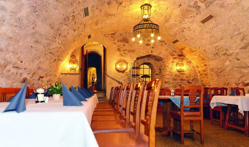 Altstadt Hotel Bräu Wirt - Restoran