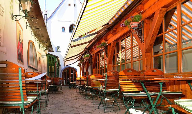 Altstadt Hotel Bräu Wirt - Teras