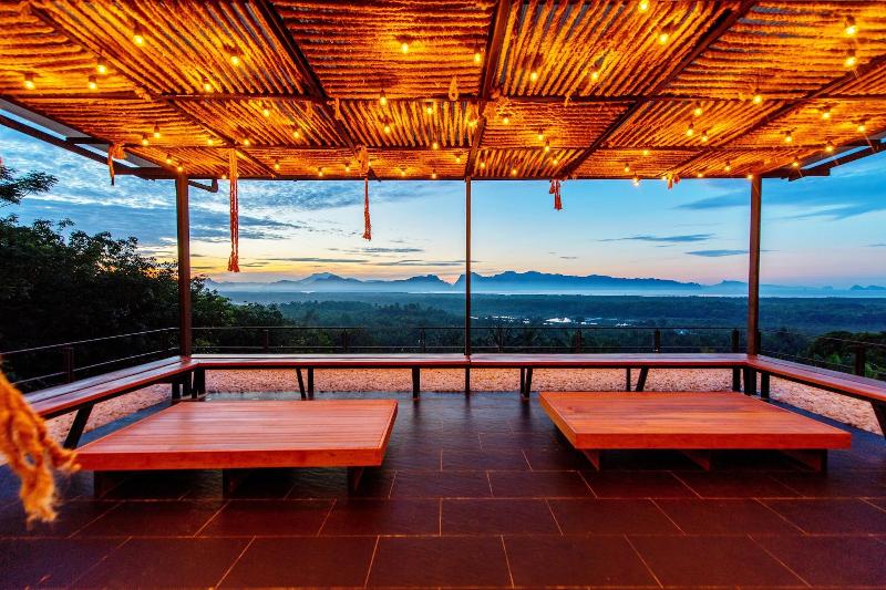 Ao Luek Panoramic Pool Villa - Teras