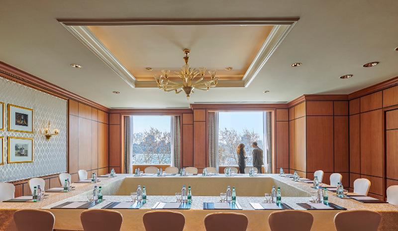 Four Seasons Hotel Cairo at Nile Plaza - Toplantı