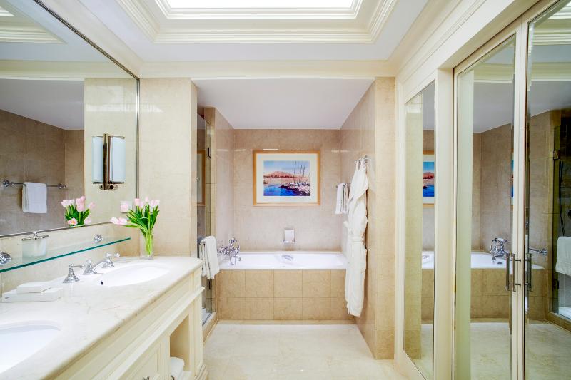 Four Seasons Hotel Cairo at Nile Plaza - Oda